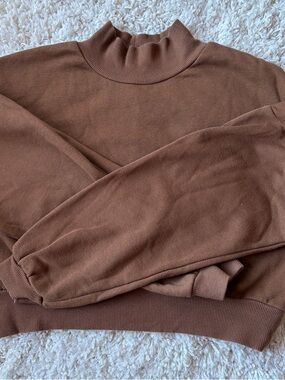 Brown Fleece Lined Mock Neck Sweatshirt Cozy Pullover Oversized Fit